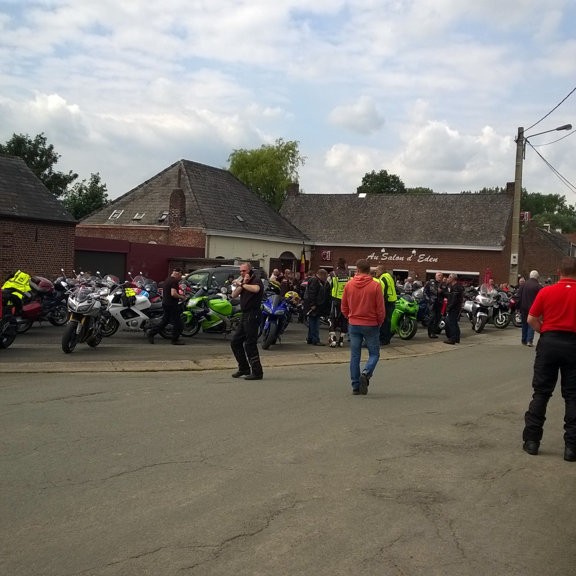 au salon d'eden restaurant grandmetz balade moto