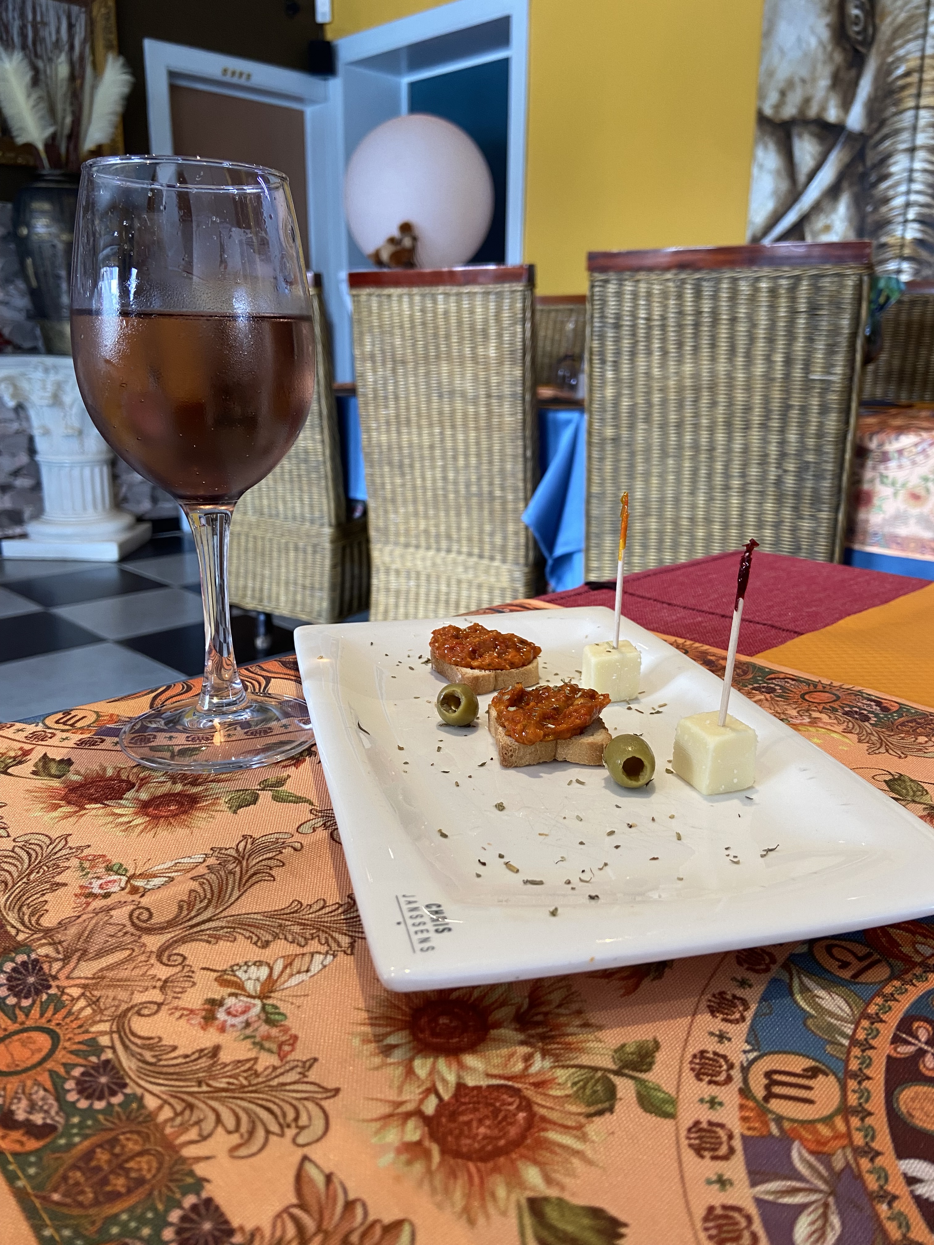 restaurant-grandmetz-leuze-ausalondeden-apéritif-vin